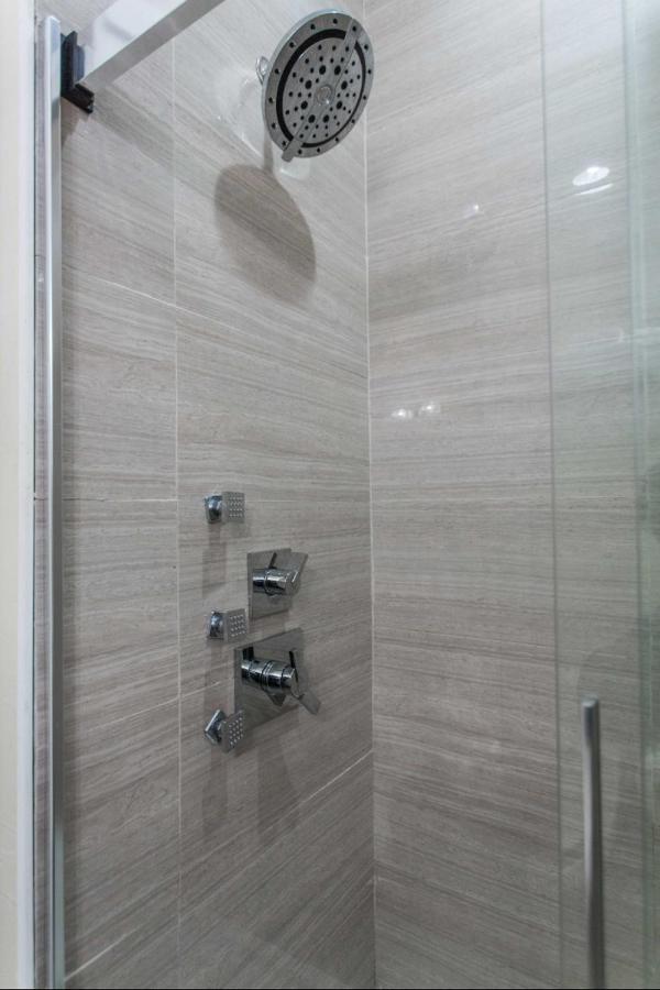 The Double Play - 1 Min Walk To Wrigley! Spacious 2Br - Perfect For Cubs Fans! Chicago Exterior photo