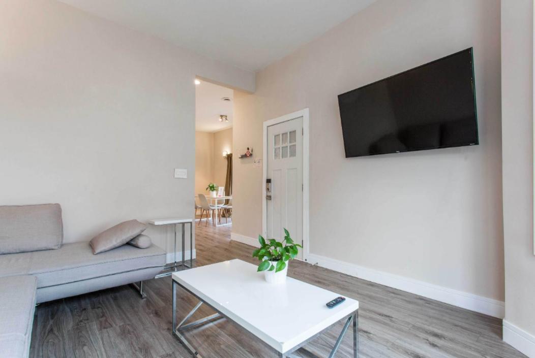 The Double Play - 1 Min Walk To Wrigley! Spacious 2Br - Perfect For Cubs Fans! Chicago Exterior photo