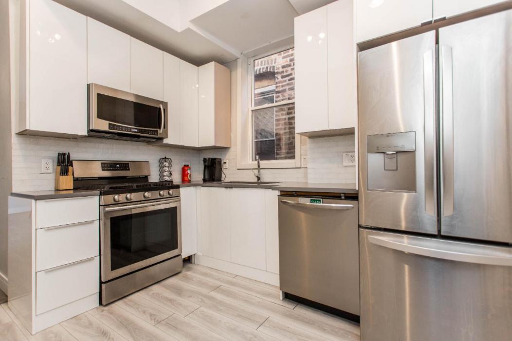 The Double Play - 1 Min Walk To Wrigley! Spacious 2Br - Perfect For Cubs Fans! Chicago Exterior photo
